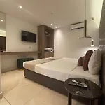 شقة فندقية توك لارنكا