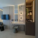 توك لارنكا
