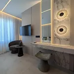 توك لارنكا