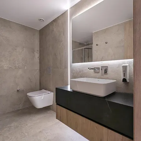 Tuck Aparthotel