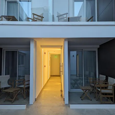 Tuck Larnaca