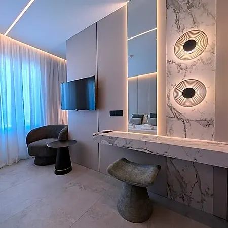 Tuck Aparthotel
