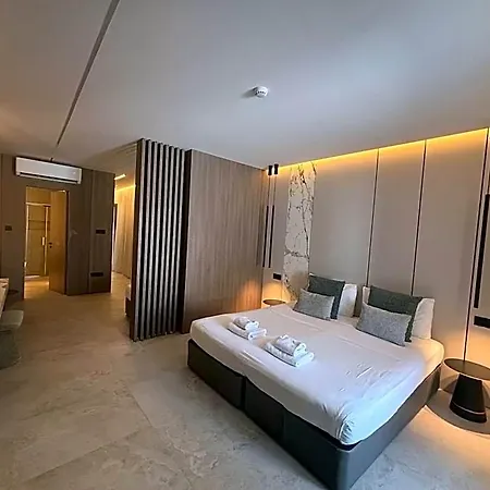 Tuck Aparthotel 4*