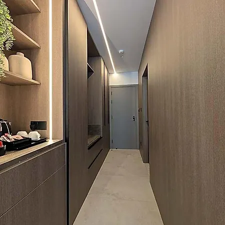 Tuck Aparthotel