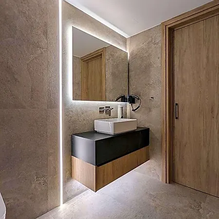 Tuck Aparthotel